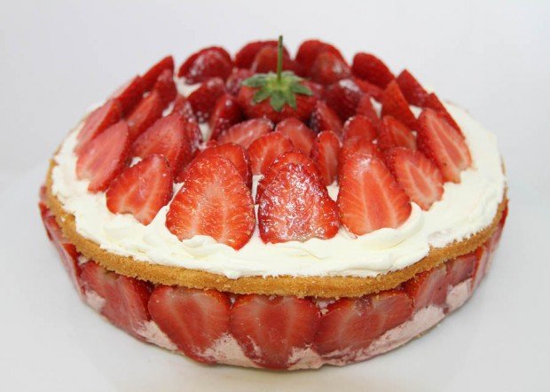 STRAWBERRY MOUSSE CAKE RECIPE