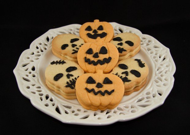 Recipe for Halloween Pinata Cookies