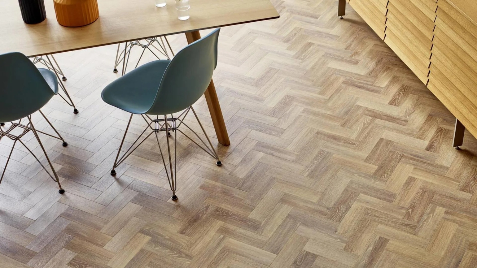 The Amtico Spacia collection offers versatile luxury vinyl flooring in 94 stunning wood, stone, marble, and terrazzo designs, blending natural beauty with everyday practicality. Featuring a 0.55mm wear layer, 25-year warranty, and easy-to-clean, water-resistant finish, Spacia delivers long-lasting style for any home. With timeless wood grains, elegant stones, luxurious marbles, and on-trend terrazzo, plus the option of contemporary laying patterns like parquet and herringbone, this low-maintenance LVT range is perfect for creating both classic and modern interiors.
