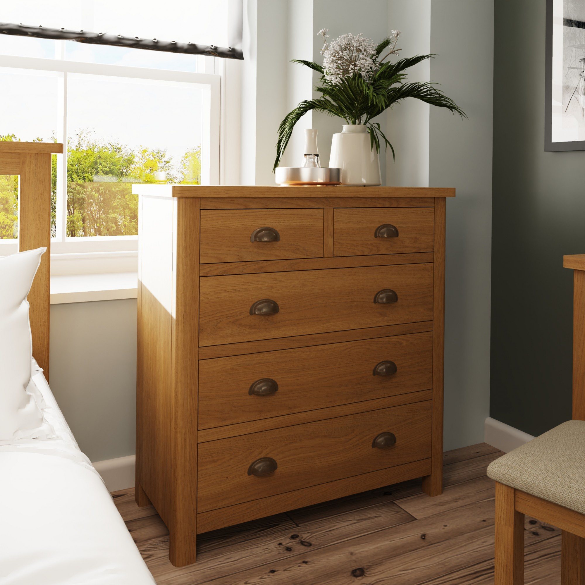 Hastings 2 Over 3 Chest of Drawers in Oak Aldiss
