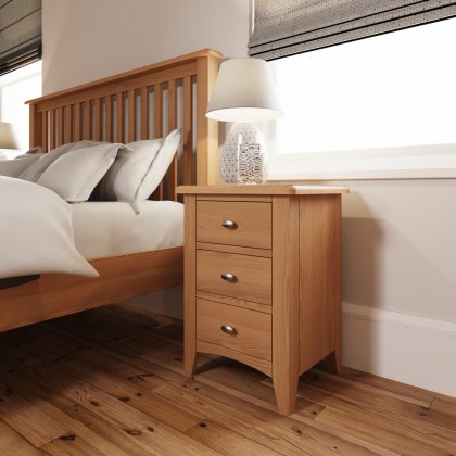 Stiffkey 3 Drawer Bedside in Oak