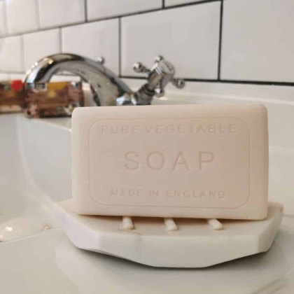 The English Soap Company Jasmine and Wild Strawberry Soap