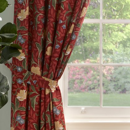 D&D Sandringham Red Ready Made Curtains