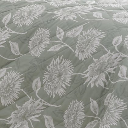 D&D Chrysanthemum Bedspread