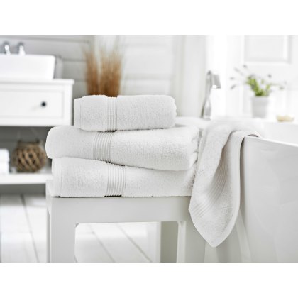 Lyndon Co Sanctuary White Towels