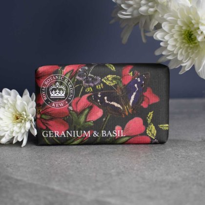 The English Soap Company Kew Gardens Geranium and Basil Wrapped Soap