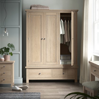 Cottage Collection Triple Wardrobe in Oak Cottage Collection Triple Wardrobe in Oak