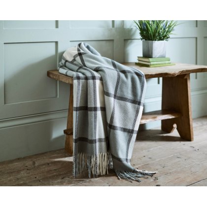 The Lyndon Company Helmsley Throw Dark Grey