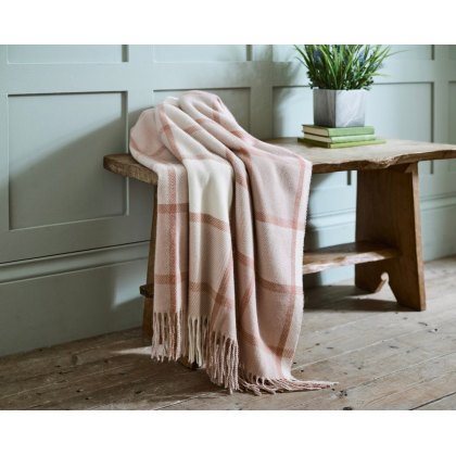 The Lyndon Company Helmsley Throw Blush