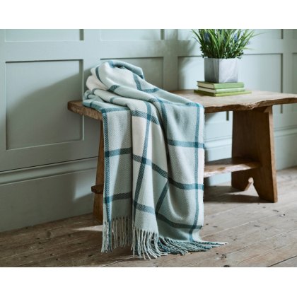 The Lyndon Company Helmsley Throw Soft Teal