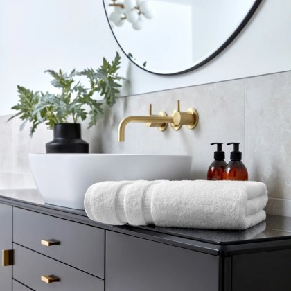 Christy Signum White Towels