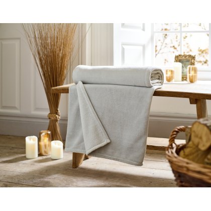 Deyongs Snuggle Touch Throw Light Grey