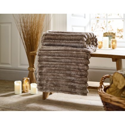 Deyongs Alnwich Ribbed Throw Putty