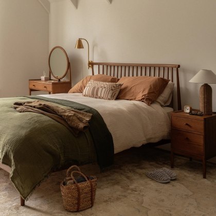 Ercol Salina Spindle Headboard Bed in OG Finish Ercol Salina Spindle Headboard Bed in OG Finish