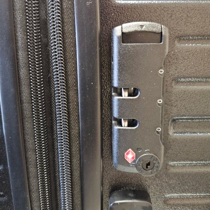 BEOW Black Hard Shell Cases BEOW Black Hard Shell Cases