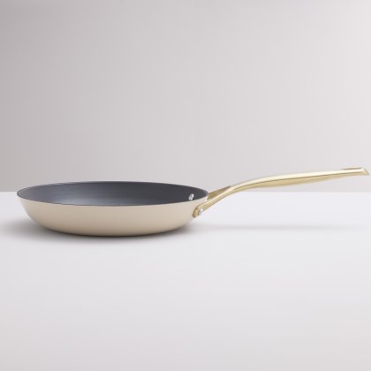 Stellar Cast Light 24cm Frying Pan Clay