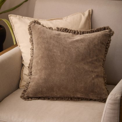 Yard Bertie Cushion Chocolate