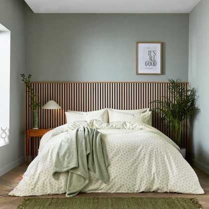 Helena Springfield Calico and Chalk Leaf Sprig Duvet Set Green Helena Springfield Calico and Chalk Leaf Sprig Duvet Set Green