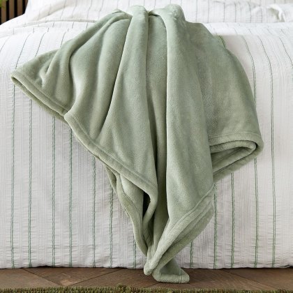 Helena Springfield Calico and Chalk Snug Throw Green Helena Springfield Calico and Chalk Snug Throw Green