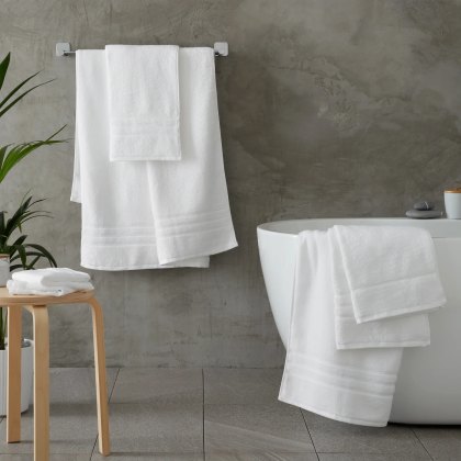 Catherine Lansfield Zero Twist Towels White Catherine Lansfield Zero Twist Towels White
