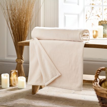 Deyongs Snuggle Touch Extra Large Throw Cream