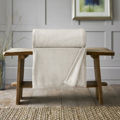 Deyongs Snuggle Touch Extra Large Throw Cappuccino