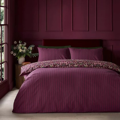 Catherine Lansfield Richmond Plum Duvet Set