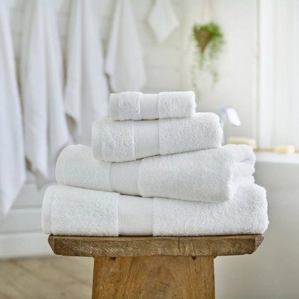 Deyongs Egyptian Embrace White Towel Deyongs Egyptian Embrace White Towel