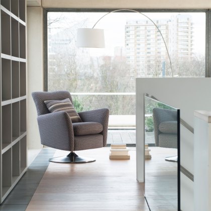 Parker Knoll Evolution - Design 1704 - Swivel Rocker