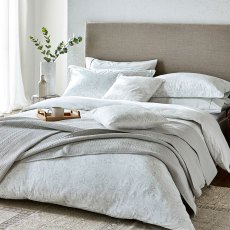 William Morris Pure Sunflower Silver/Chalk Bedding William Morris Pure Sunflower Silver/Chalk Bedding