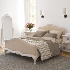 Willis & Gambier Ivory Bedroom Double Upholstered Bedstead high end Willis & Gambier Ivory Bedroom Double Upholstered Bedstead high end