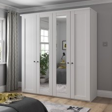 Wiemann London 4 Door Wardrobe with 2 Centre Mirrors Wiemann London 4 Door Wardrobe with 2 Centre Mirrors