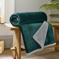 Deyongs Hazelwood Sherpa Throw Forest