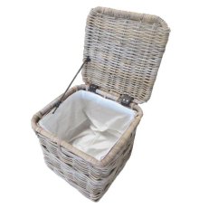 Glenweave Rectangle Trunk with Liner & Wheels