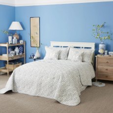 Morris & Co Willow Bough Throw China Blue