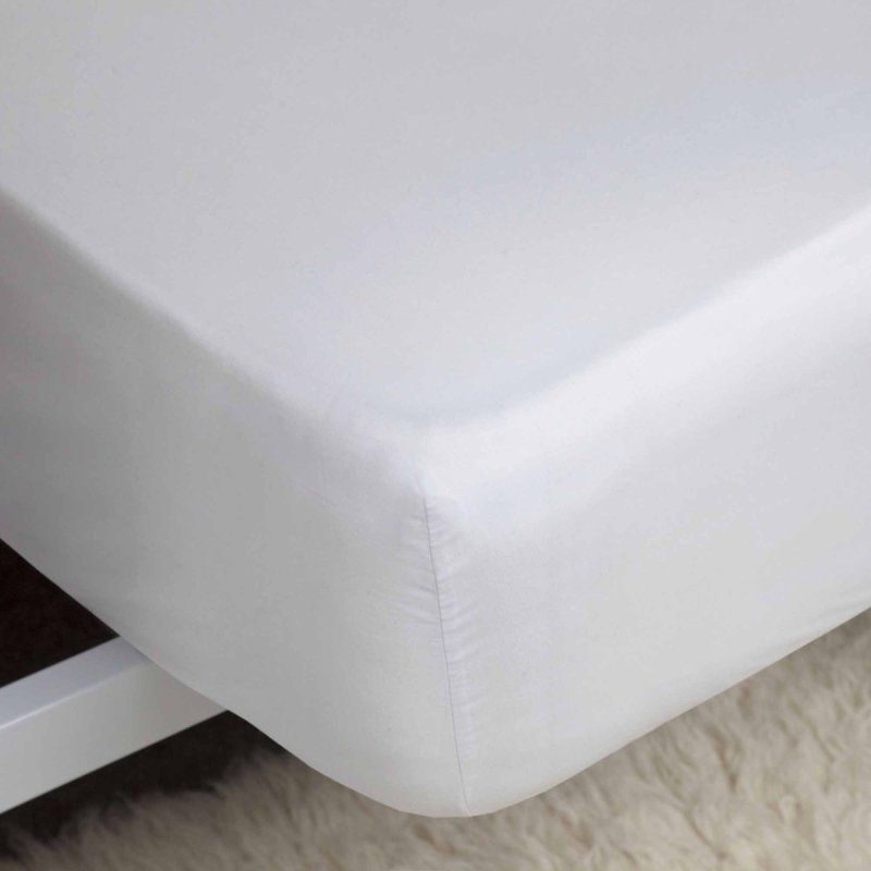 Belledorm Belledorm White 300 Thread Count Bamboo Plain Dyed Sheet