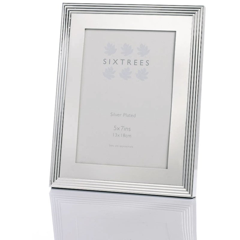 Sixtrees Logan Silver Plated Photo Frame side view on a white background
