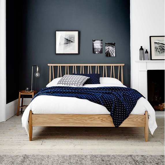 Ercol Winslow Bedframe lifestyle image of the bedframe