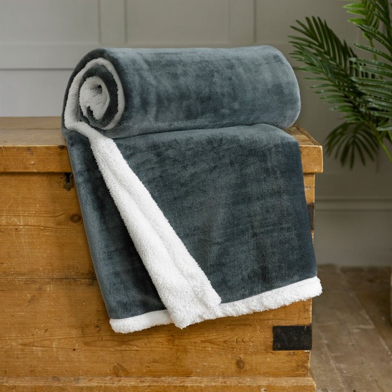 Deyongs Blackbrook Charcoal Sherpa Reverse Throw