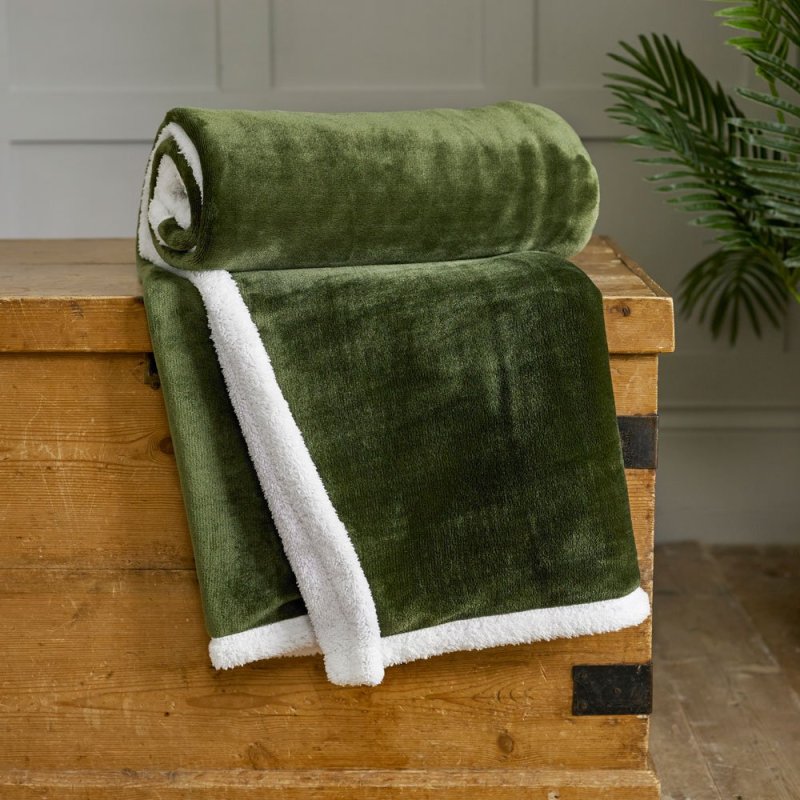 Deyongs Blackbrook Olive Sherpa Reverse Throw