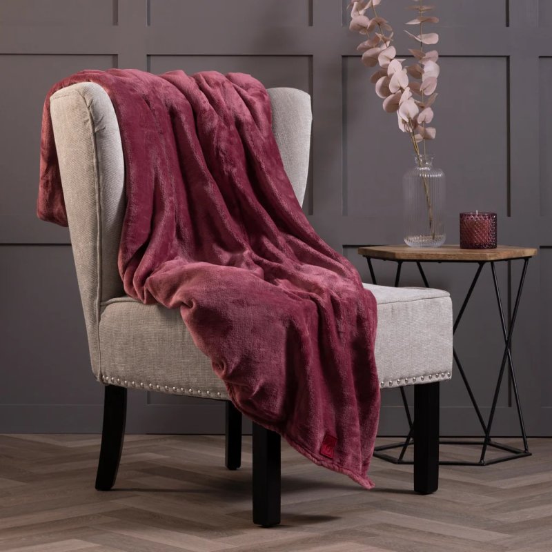 Heat Holder Blanket Cherry Lifestyle