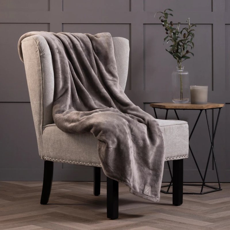 Heat Holder Blanket Moon Rock Grey Lifestyle