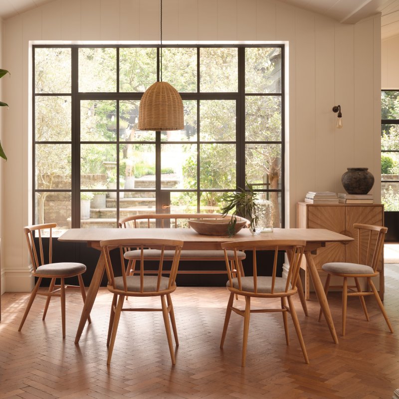 Ercol Fairmile Large Extending Dning Table lifestyle image of the table