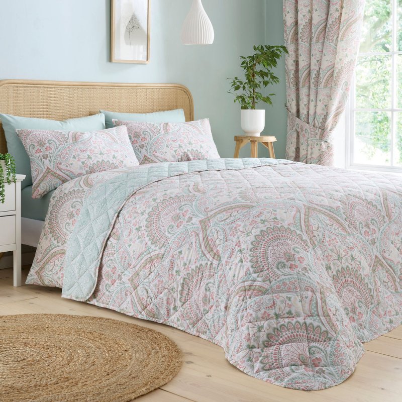 D&D Palais Green Bedspread