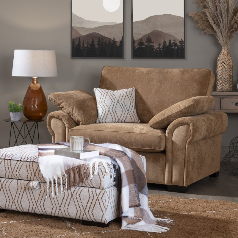 Somersby Snuggler Chair lifestyle image