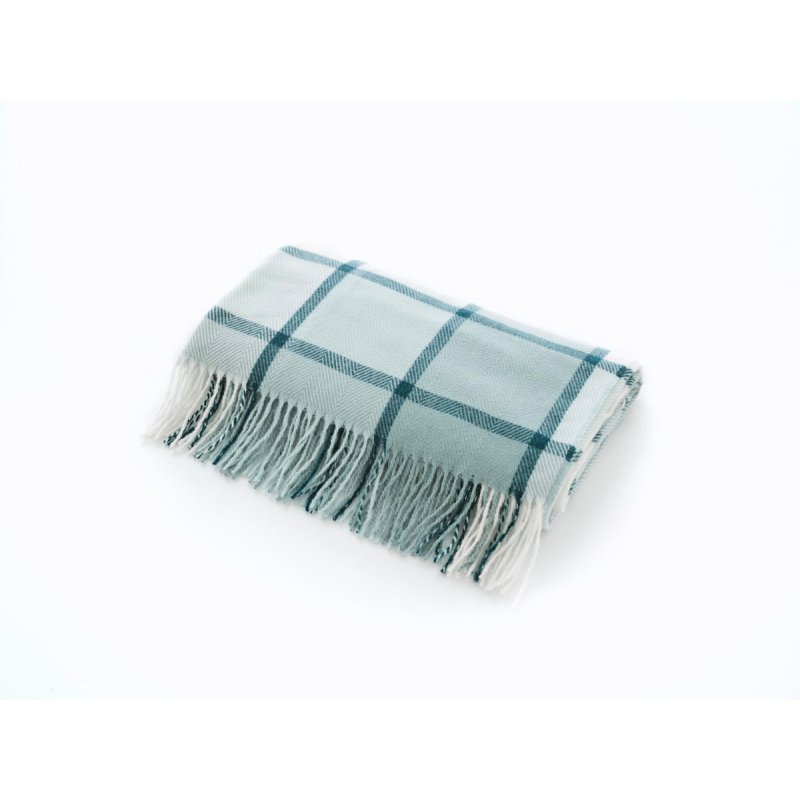 The Lyndon Company Helmsley Throw Soft Teal