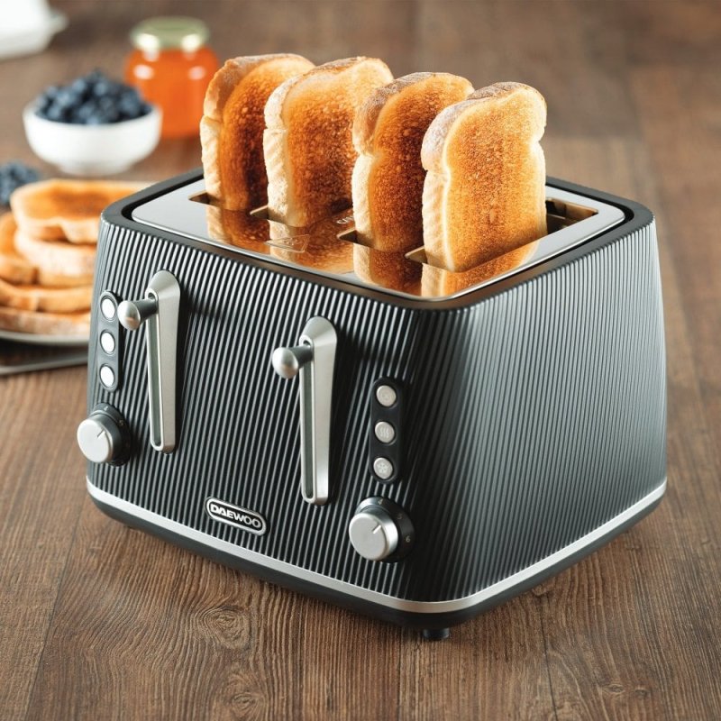 Daewoo Cascade 4 Slice Toaster Black | Aldiss of Norfolk