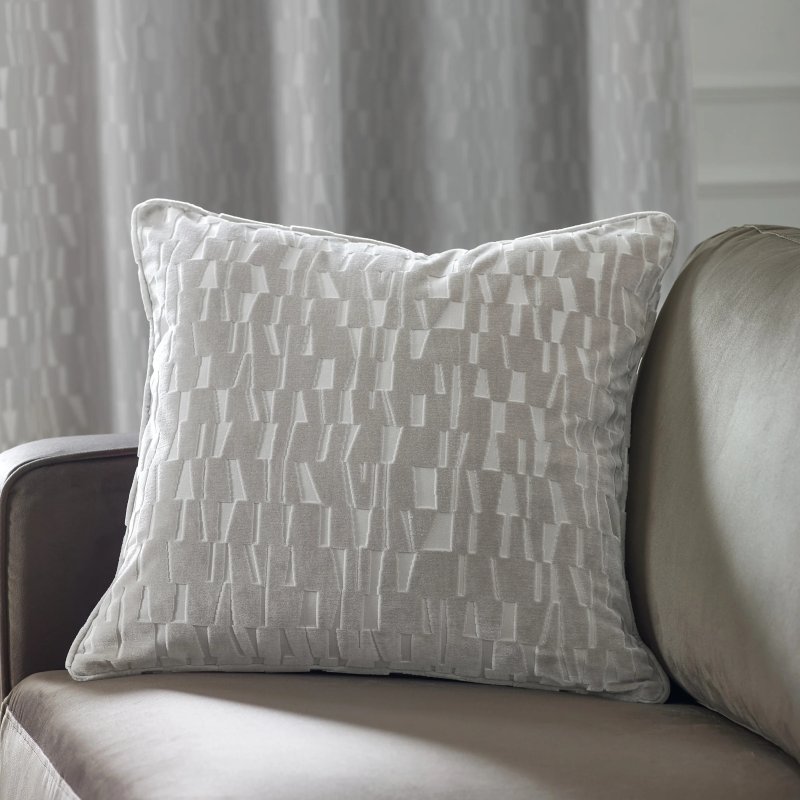 Paoletti Paoletti Manhattan Silver Velvet Cushion
