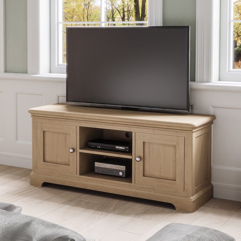 Broadway Large TV Unit In Oak lifestyle